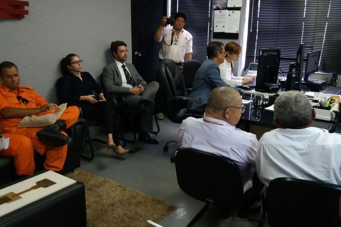 Representantes estiveram reunidos na manhã desta quarta-feira (10)