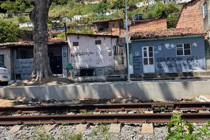 Moradores da borda da área de risco da Braskem lutam por indenização imobiliária