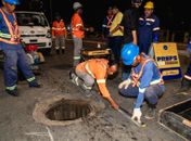 Operação Tampa Bueiro finaliza serviços em ruas do Centro e segue para Av. Moreira e Silva
