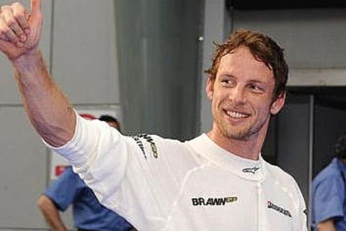 Vídeos: Jenson Button vence corrida interrompida na Malásia
