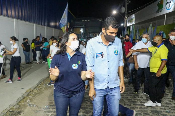 Caminhada no Jardim Tropical aquece ainda mais campanha de Fabiana