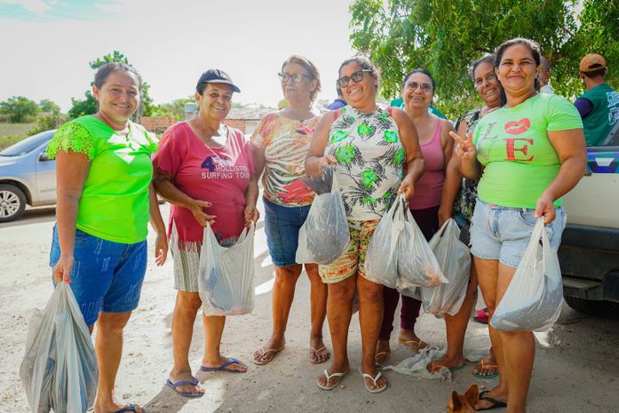 Prefeitura de Girau do Ponciano distribui peixes para famílias em situação de vulnerabilidade social