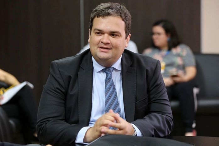 Laranjas: juiz eleitoral cassa mandato dos vereadores Sidny Targino e Carlos Guruba