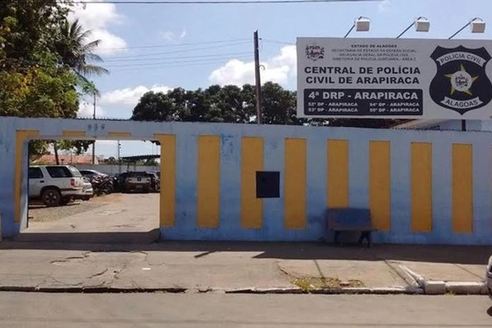 Central de Policia está lotada e viaturas servem de prisão em Arapiraca