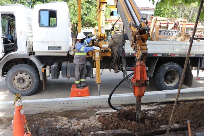 Prefeitura de São José da Laje formaliza parceria e garante eficiência elétrica no Hospital de campanha Maria de Fátima Araújo.