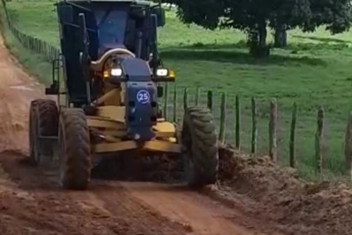 Prefeitura de Lagoa da Canoa realiza recuperação das estradas vicinais