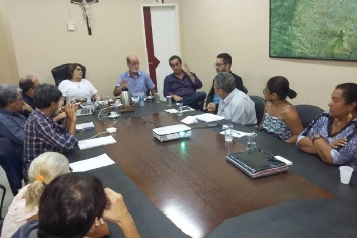 Servidores são recebidos para debater recomposição salarial