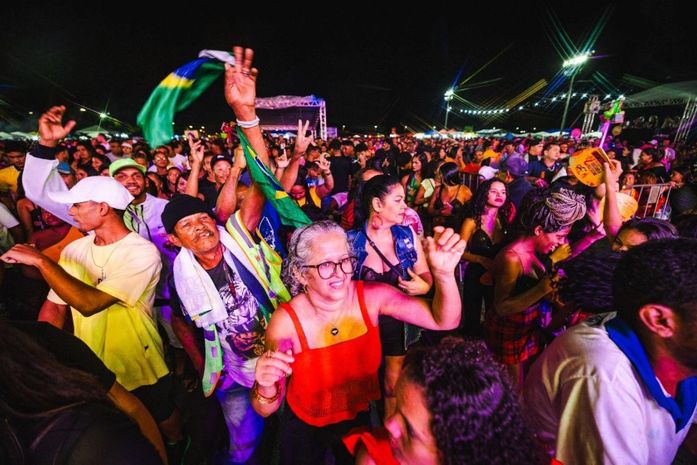 Público lotou o polo Benedito Bentes para curtir os shows do primeiro dia de festas
