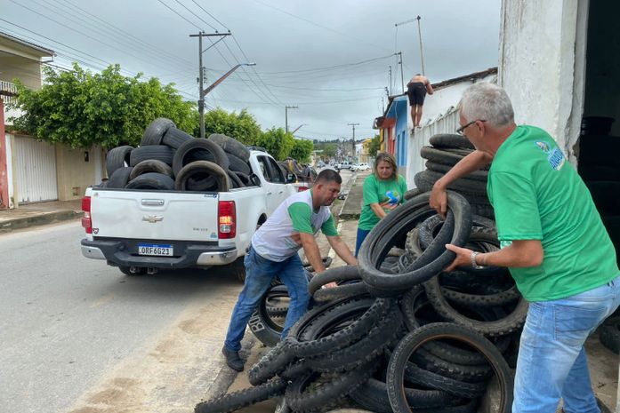 Meio Ambiente de Anadia recolhe cerca de 10 toneladas de pneus inservíveis