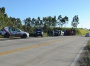 Carreta tomba na rodovia BR-101