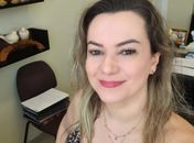 Jornalista conta sobre perda de cabelo pós-covid e dermatologista fala sobre tratamento