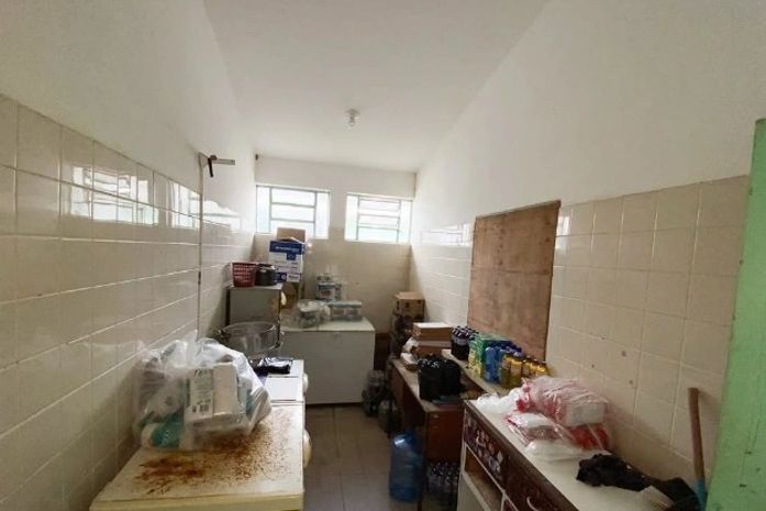 Prefeita de município de AL denuncia abandono de hospital municipal e prédios públicos 