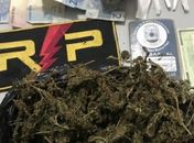 Polícia apreende drogas e prende duas pessoas após uma denúncia anônima