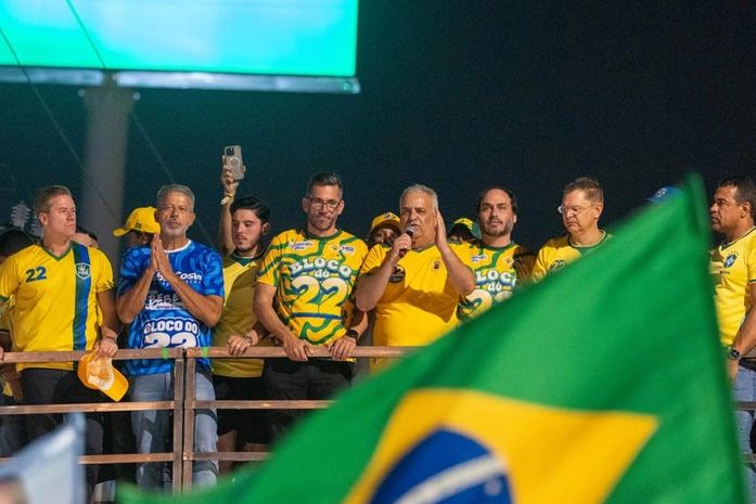 Vídeo: Maceió para no bloco do 22 e reúne milhares de pessoas em apoio a Flávio Bolsonaro e Alfredo Gaspar