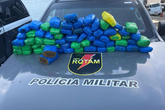 PM apreende quase 40kg de maconha em terreno baldio na Cidade Universitária, em Maceió