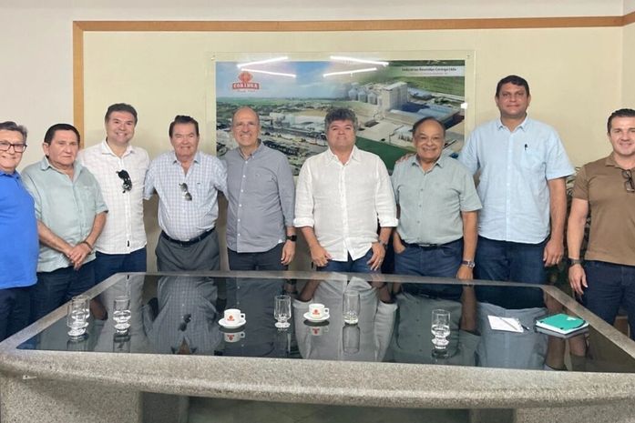 Ronaldo Lopes dialoga com empresários do Grupo Coringa sobre investimentos em Penedo