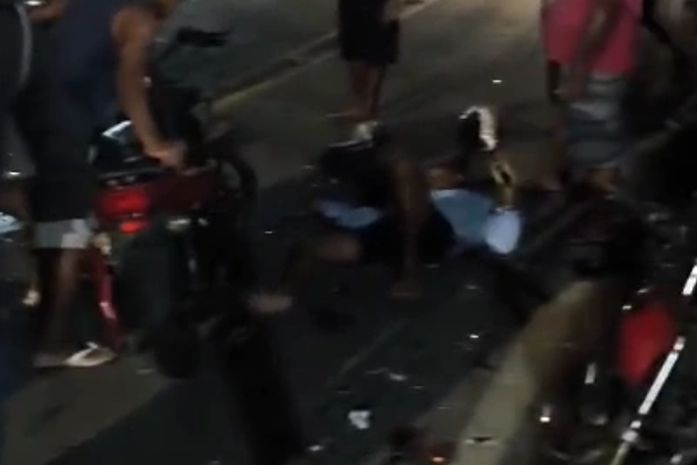 Colisão entre motocicletas deixa três feridos na Chã da Jaqueira; veja o vídeo