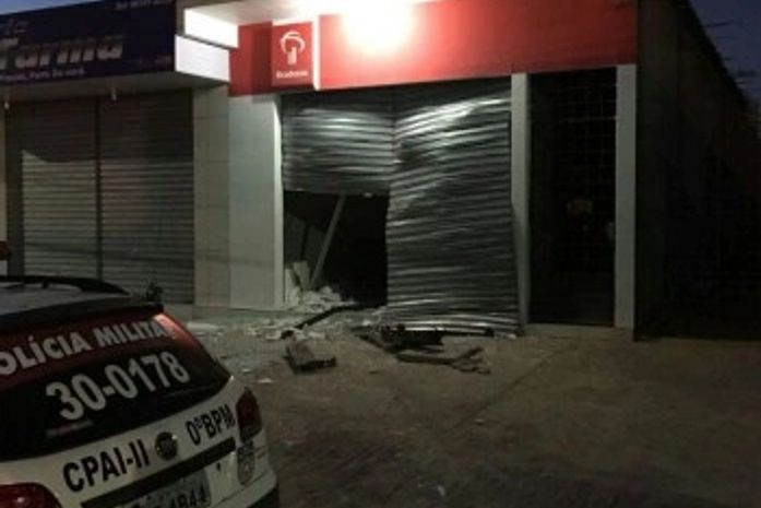 Bandidos explodem agência bancária no município de Estrela de Alagoas