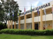 Uneal lança editais de vagas remanescentes para cursos de graduação