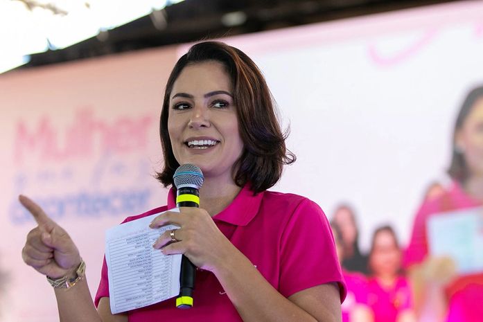 Michelle Bolsonaro parte para fazer história