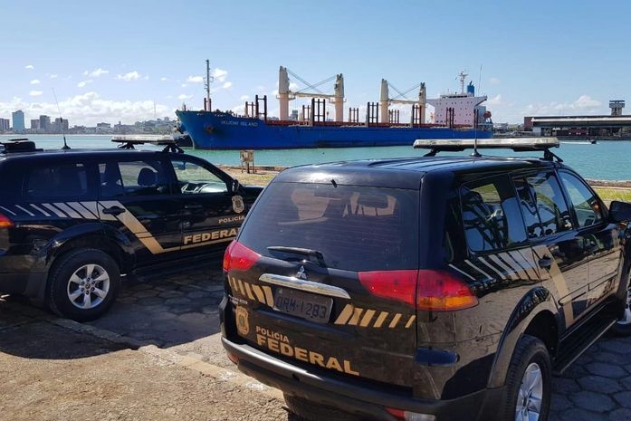 PF realiza fiscalizações para coibir imigração ilegal e contrabando no Porto de Maceió