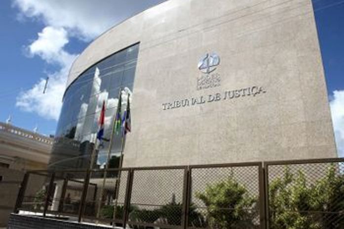 Justiça determina que cartórios voltem a atender em horário normal