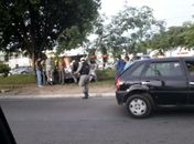 Carro capota na Durval de Góes Monteiro e deixa um ferido