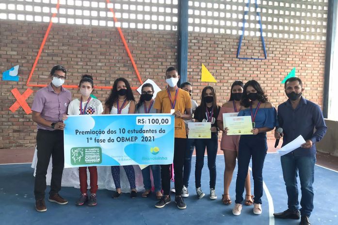 Alunos da rede municipal de Branquinha recebem premiação por destaque na OBMEP