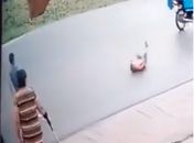 Segundo HEA, menino teve traumatismo craniano leve e está estável na Área Laranja da unidade hospitalar.