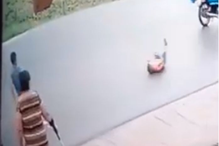 Segundo HEA, menino teve traumatismo craniano leve e está estável na Área Laranja da unidade hospitalar.