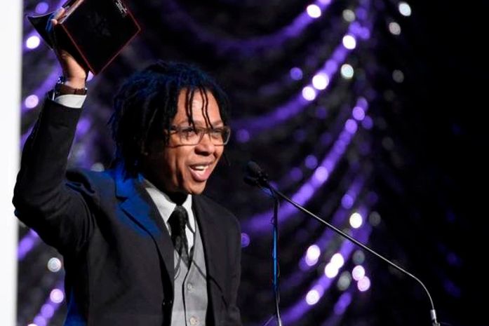Djavan recebeu Grammy latino