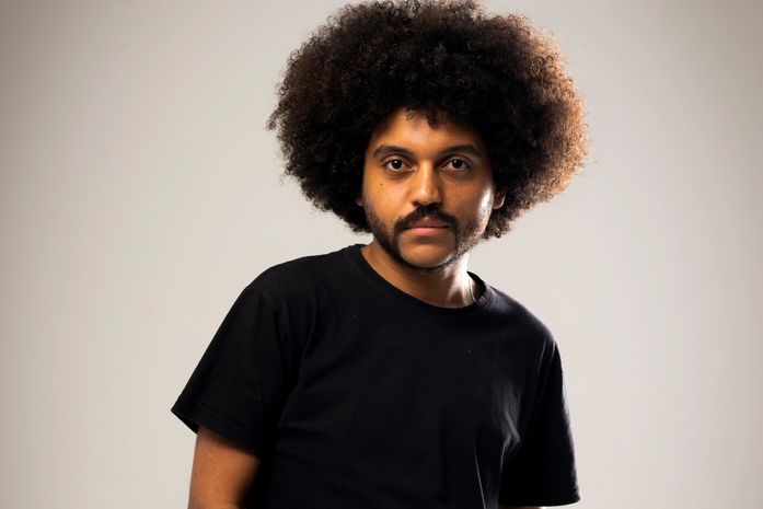 Lucas Litrento revisita “TXOW” e lança 2ª edição: o livro premiado está em pré-venda e volta às ruas com textos inéditos