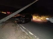 Acidente envolvendo um Padre derruba poste em Marechal Deodoro 