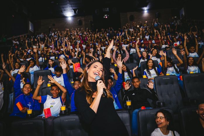 Figurinos de Marina Candia no Vestir Massayó viram documentário exibido a alunos da rede municipal