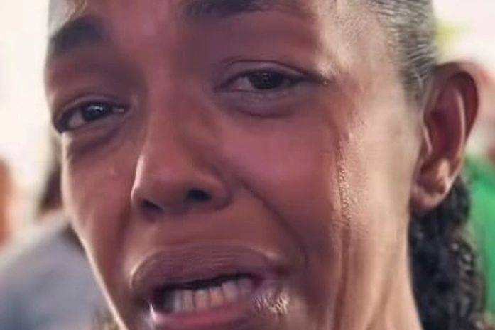 Manifesto Antirracista Contemporâneo de Josenilda, mulher preta, periférica, ao receber a chave do apartamento, em Maceió