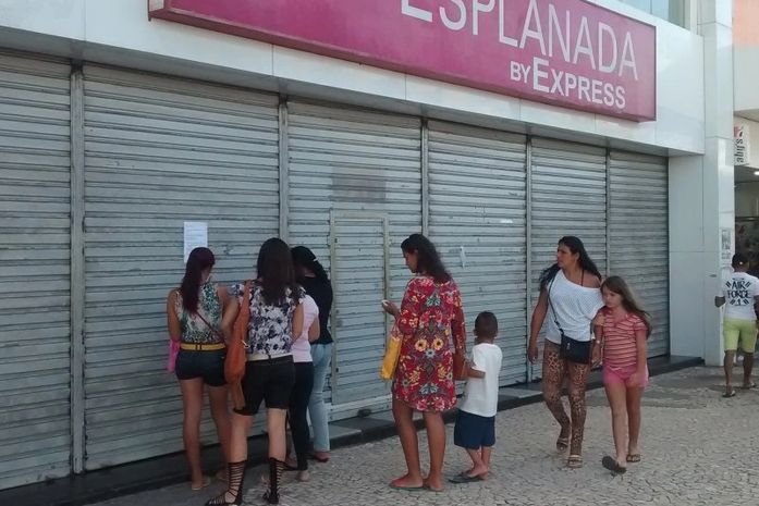 Loja amanhece fechada e surpreende clientes e funcionários