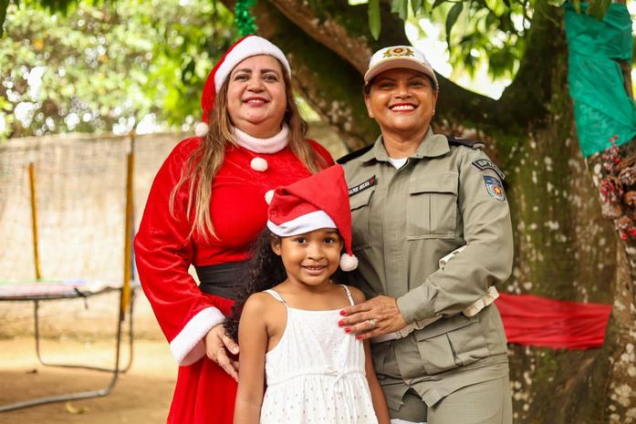 Ação de Natal do Batalhão de Trânsito entrega presentes a crianças de escola pública de Maceió