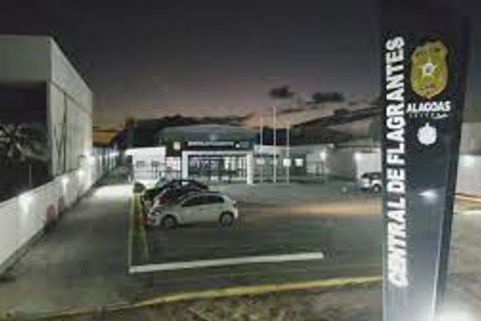 Homem é preso com drogas, arma e munições após confronto com a PM em mata de Rio Largo