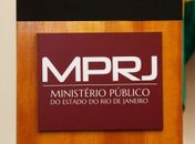 Mulher vítima de estupro por anestesista presta depoimento à polícia