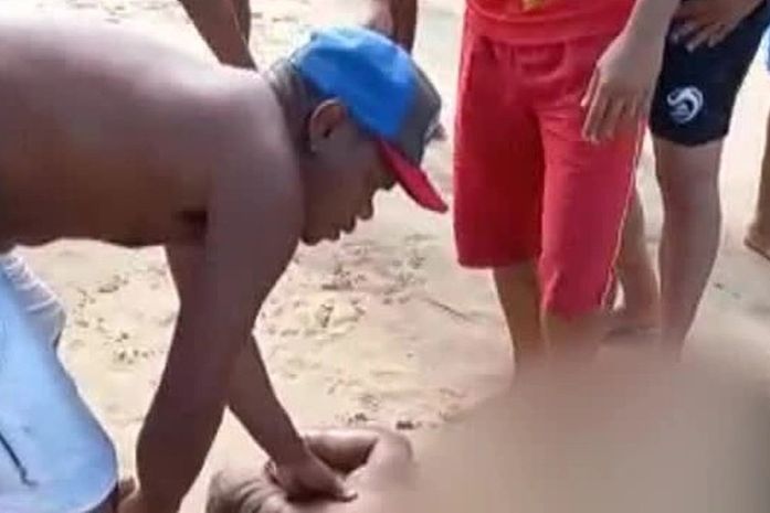 Homem sofre ataque de tubarão em Piedade e não resiste aos ferimentos