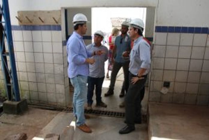 Prefeito Cacau e Secretário Marcelo Beltrão vistoriam obra da Escola Edval Lemos