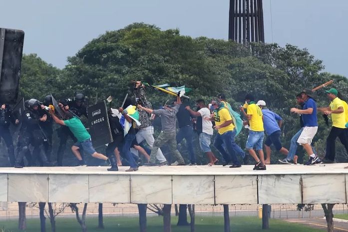 PF usará perícia em mil celulares e DNA para colher provas contra invasores de Brasília