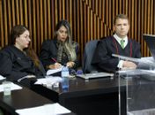 O promotor de Justiça, Ary Lages, e as advogadas Janine Nunes e Jhulia Nunes.