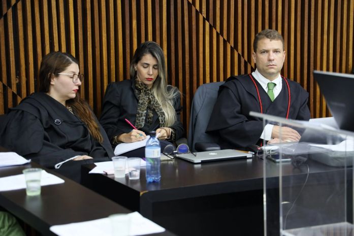 O promotor de Justiça, Ary Lages, e as advogadas Janine Nunes e Jhulia Nunes.