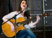 Cantora e pastora Amélia Guimarães lança CD no Ginásio do Sesi