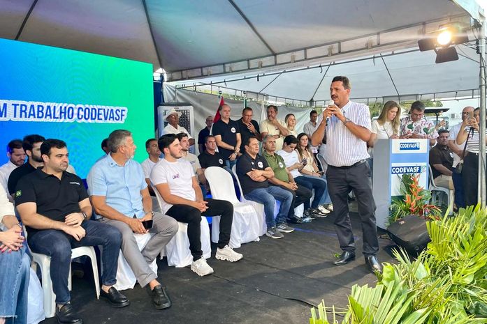 Codevasf e Conagreste entregam 111 tratores para fortalecer a agricultura familiar em Alagoas
