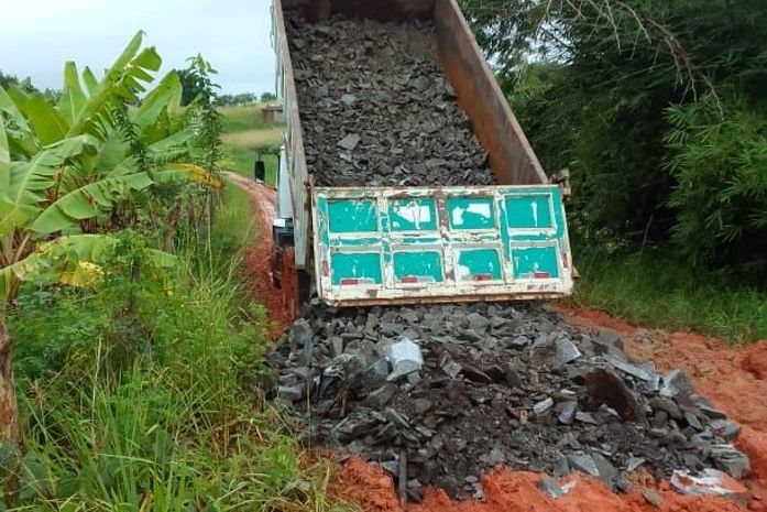 Prefeitura de Branquinha intensifica recuperação de estradas após fortes chuvas