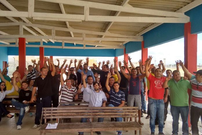 Agentes aprovaram paralisação de 72 horas durante assembleia