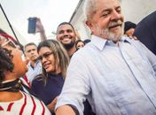 Lula é recebido no Clube Fênix