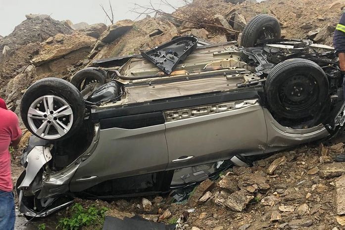 Casal fica ferido durante capotamento na AL-220, em Jaramataia